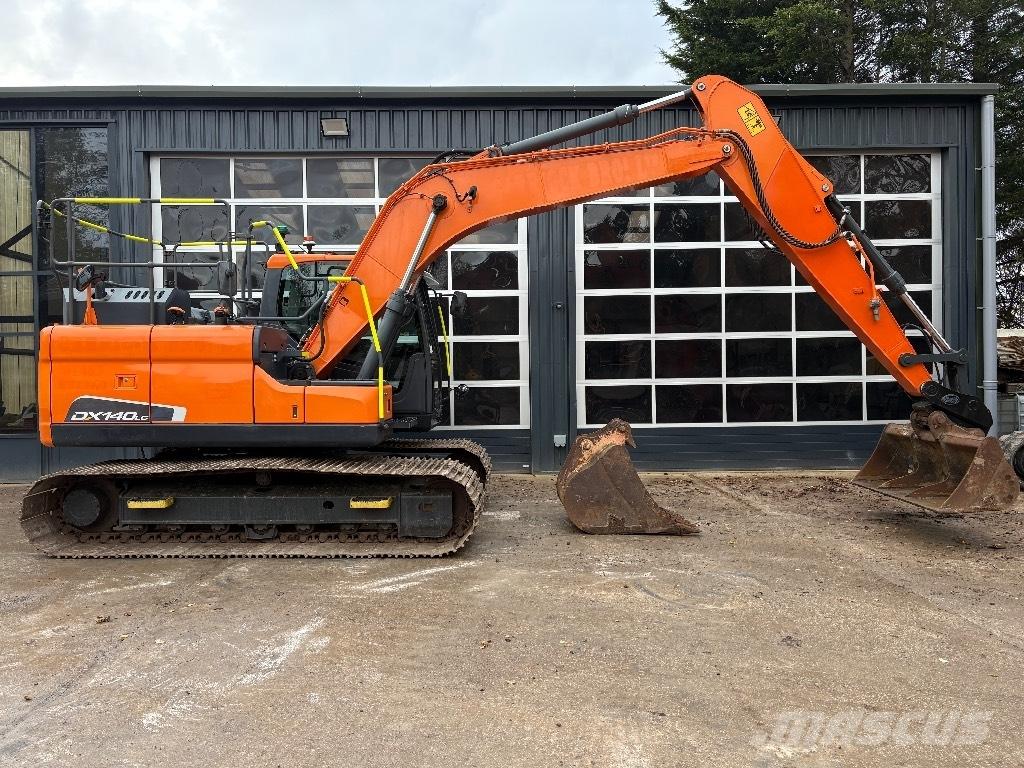 Doosan DX 140 LC Escavadoras de rastos