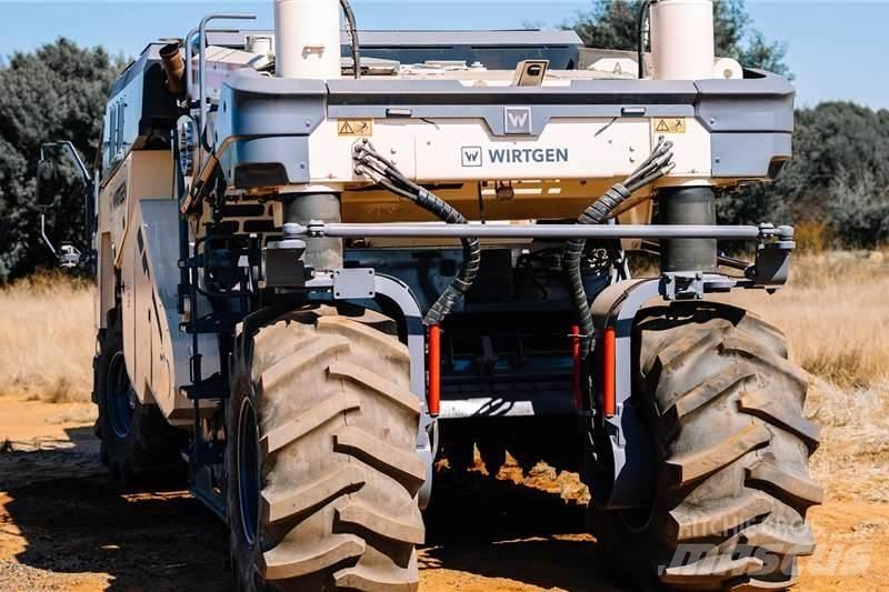 Wirtgen WR240 Outros Camiões