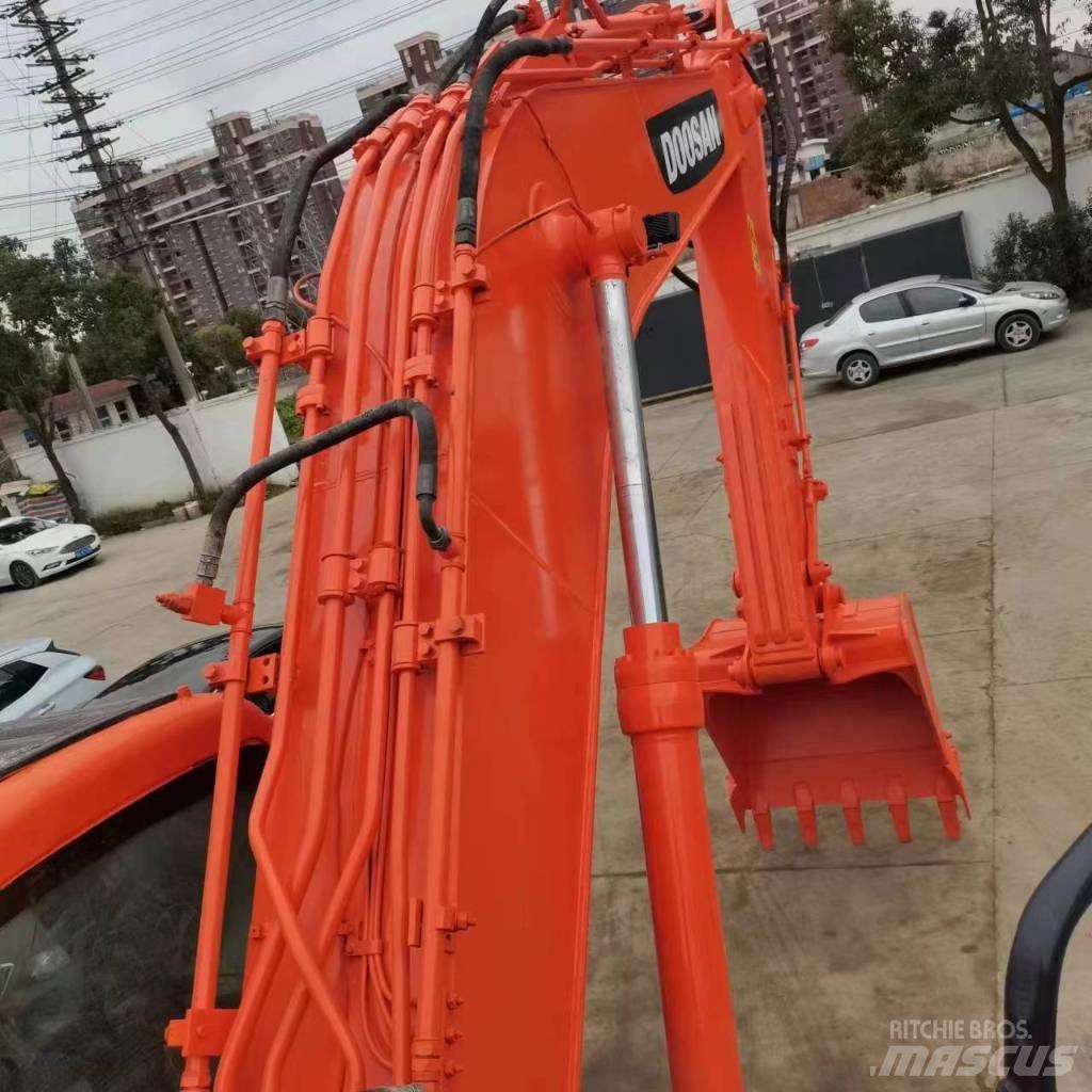 Doosan DX 225 LC Escavadoras de rastos