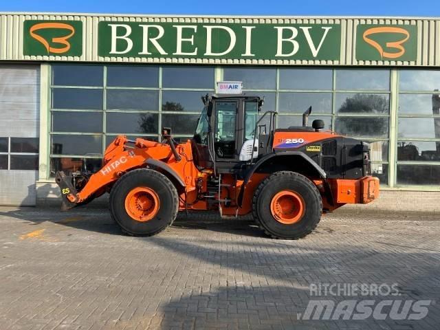 Hitachi ZW 250-6 Pás carregadoras de rodas