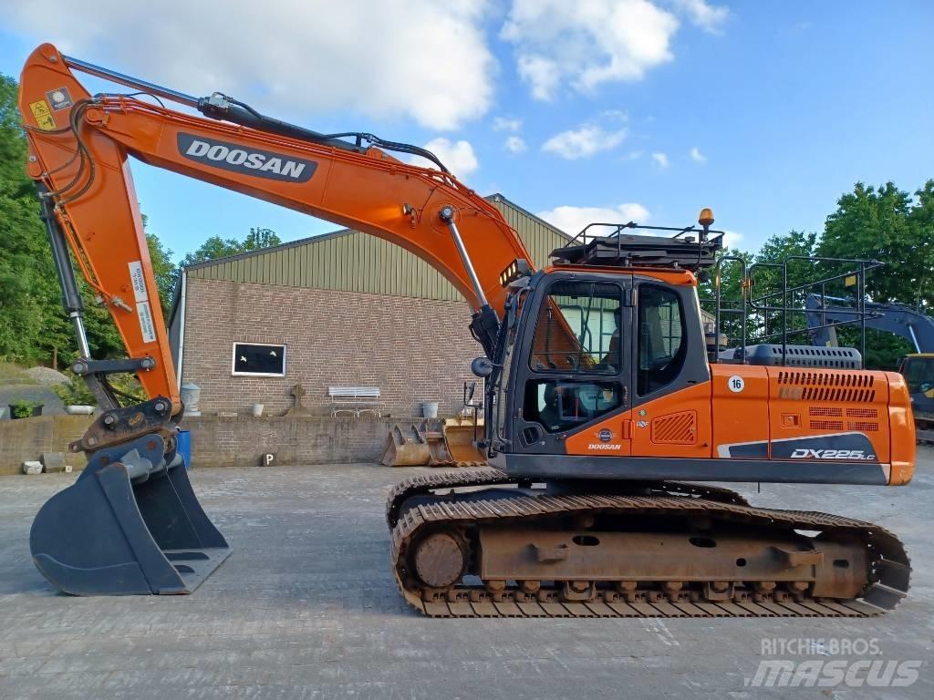 Doosan DX 225 LC-5 Escavadoras de rastos