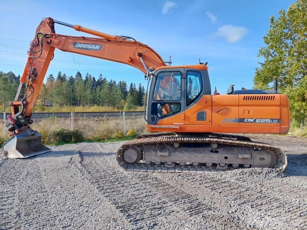 Doosan DX 225 LC Escavadoras de rastos