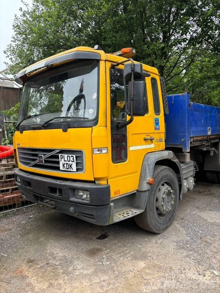 Volvo FL 220 Camiões estrado/caixa aberta