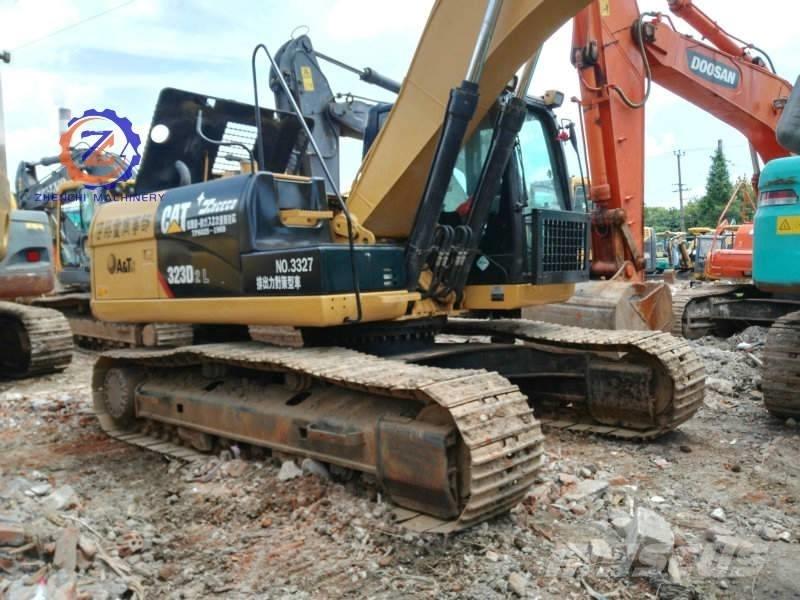 CAT 323 D L Escavadoras de rastos