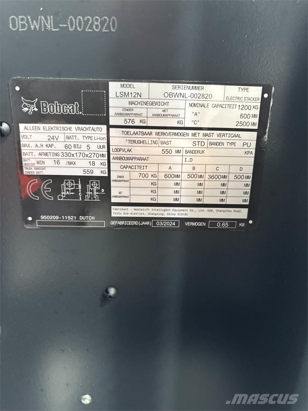 LSM  Empilhador para operador externo