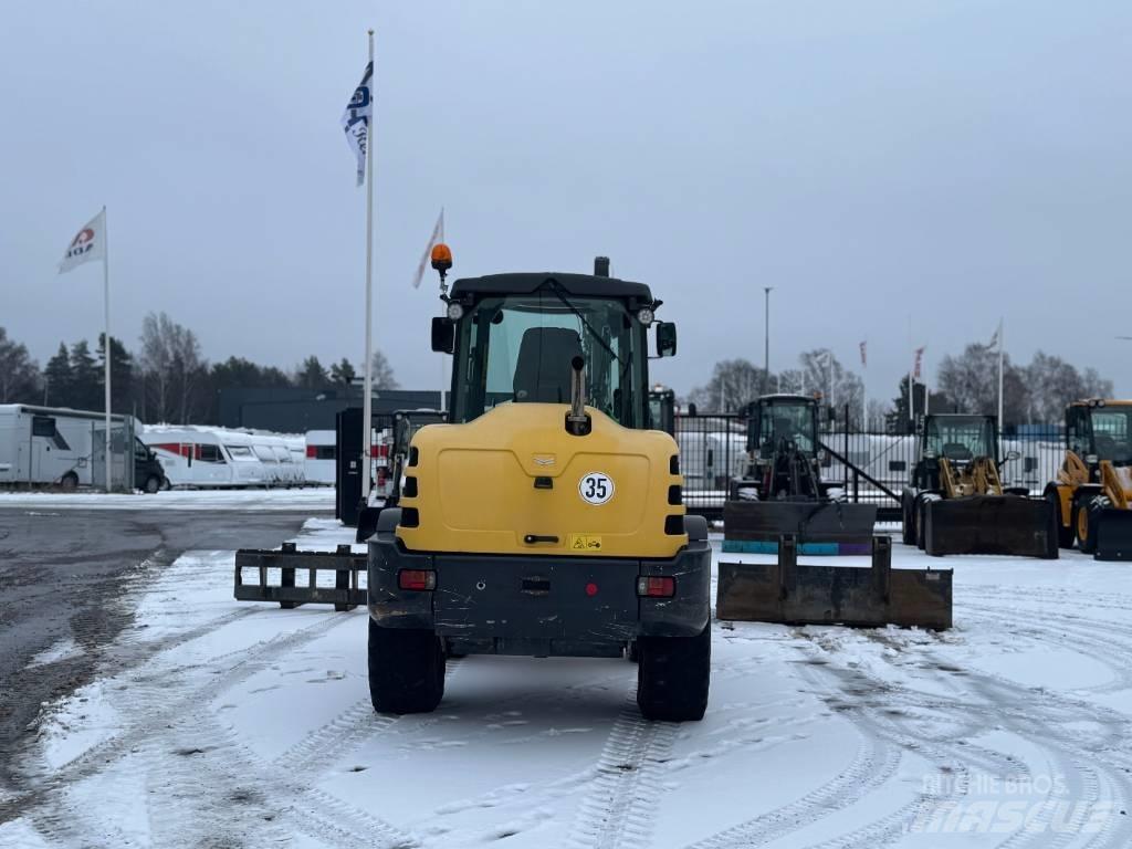Yanmar V 120 Pás carregadoras de rodas
