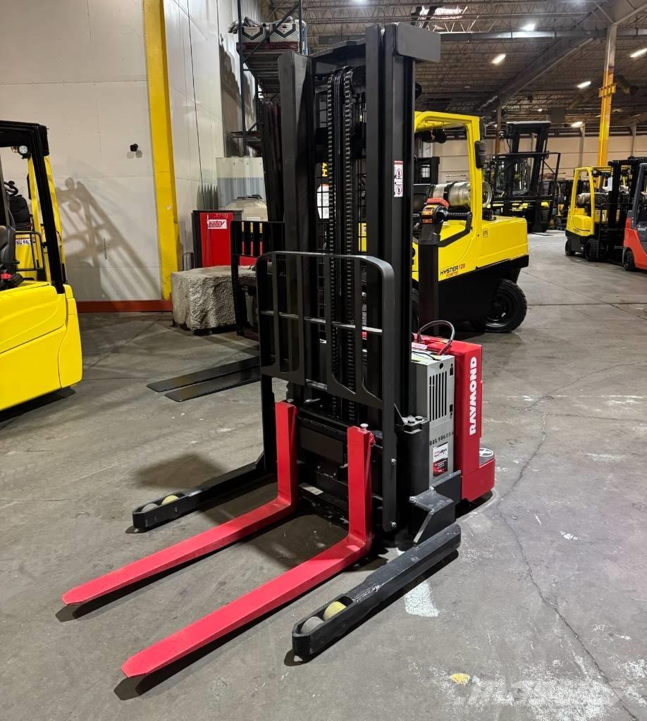 Raymond RSS40 Self propelled stackers