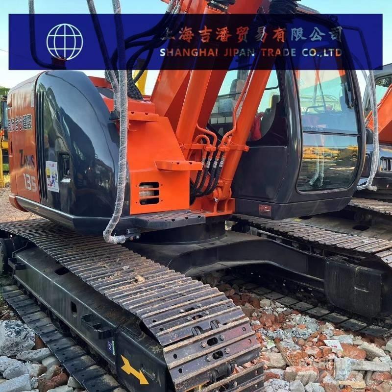 Hitachi ZX 135 Escavadoras de rastos