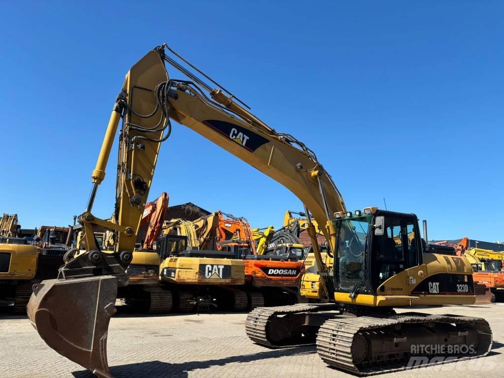 CAT 323 D L Escavadoras de rastos