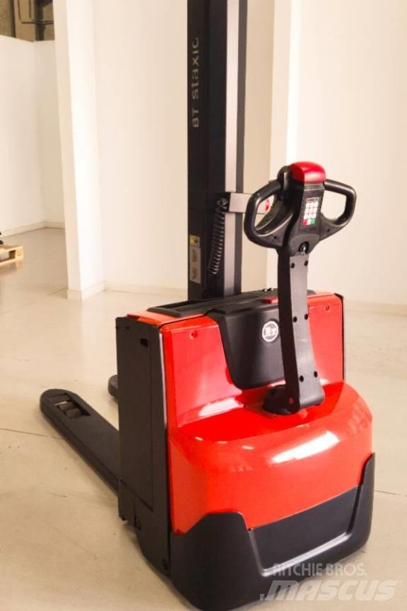 BT SWE 080 L Empilhador para operador externo