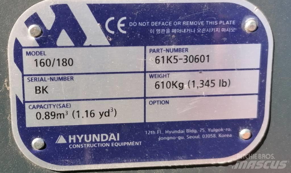 Hyundai 0.89m3_HX180 Baldes