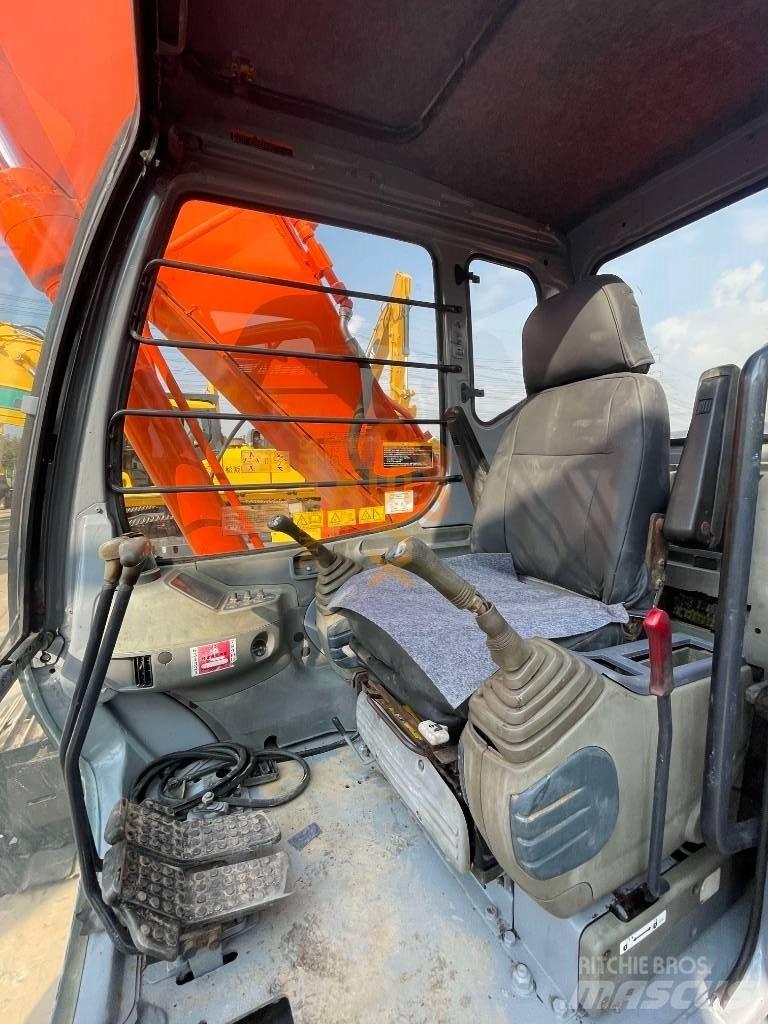 Hitachi EX 200 Escavadoras de rastos