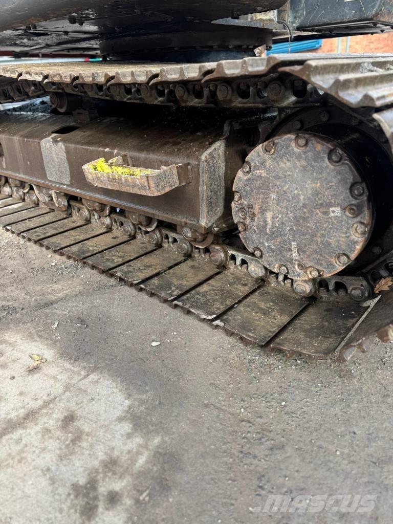 Hitachi ZX 135 US Escavadoras de rastos