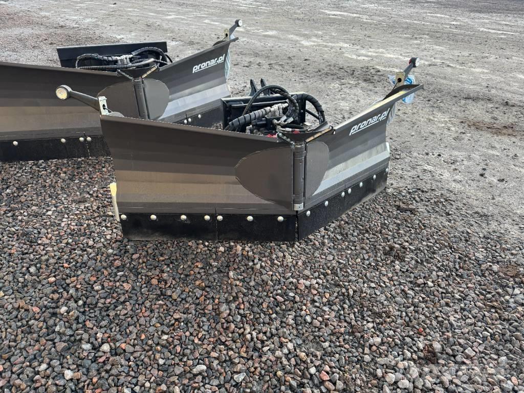 Pronar PUV 1800 M Lâminas de neve e arados