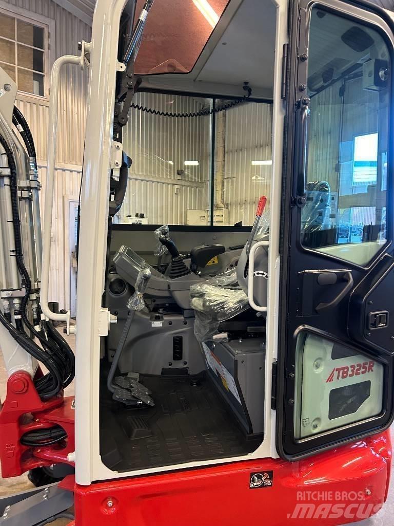 Takeuchi TB325 Mini Escavadoras <7t