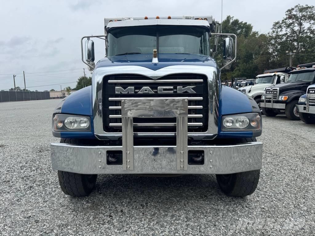 Mack Granite 64FR Camiões basculantes