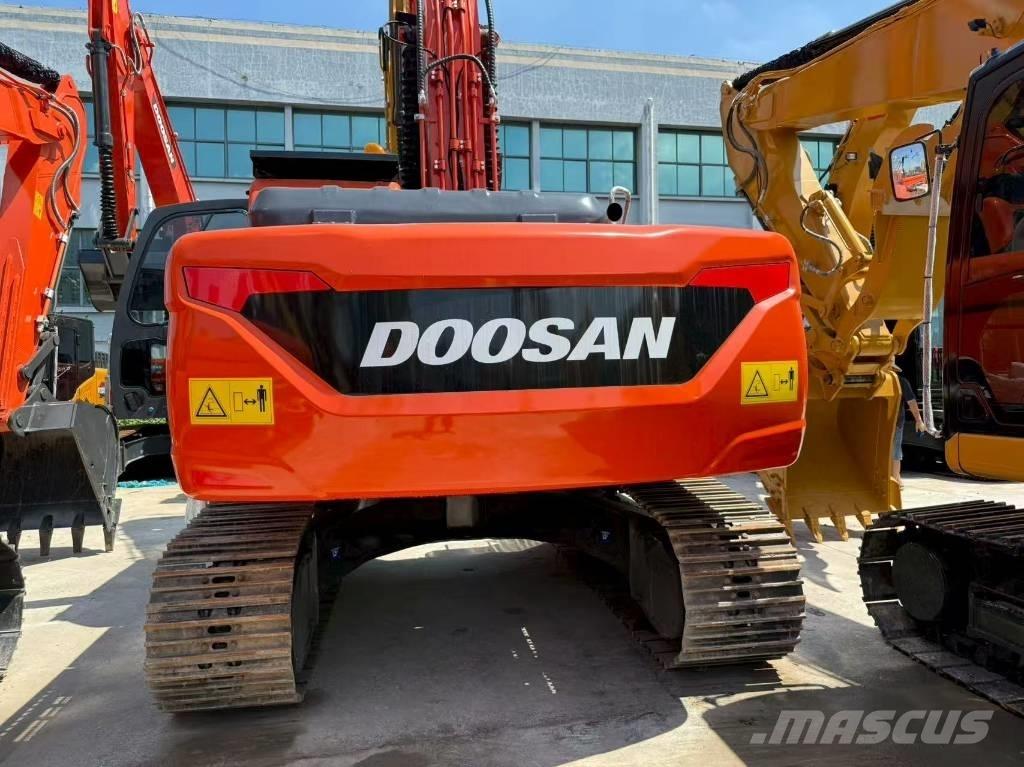 Doosan DX 225 Escavadoras de rastos