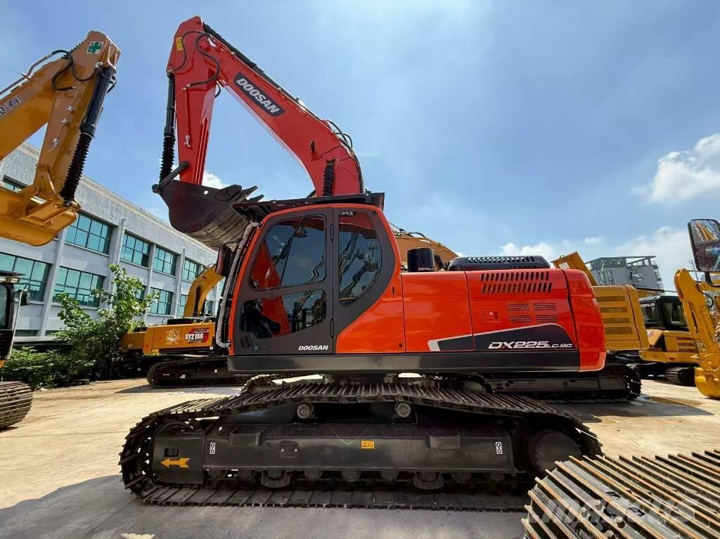 Doosan DX 225 Escavadoras de rastos