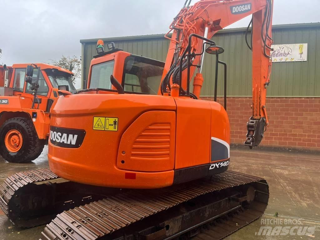  2015 DX140LCR-3 Escavadoras de rastos