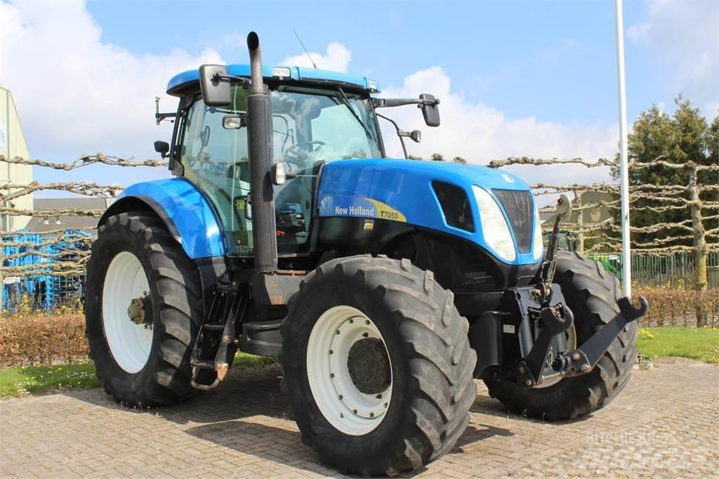 New Holland T7050 Tratores Agrícolas usados