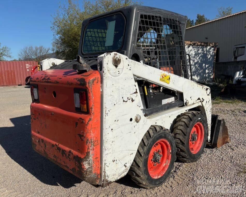 Bobcat S 100 Carregadoras de direcção deslizante