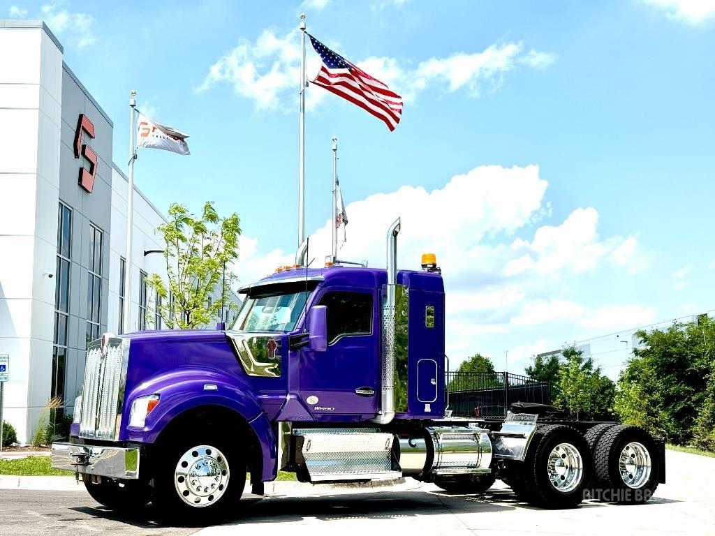 Kenworth W 990 Tractores (camiões)