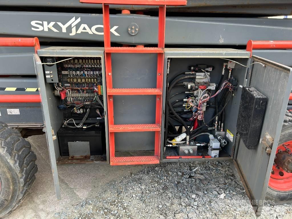 SkyJack SJ 8841 RT Elevadores de tesoura