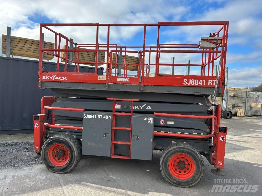 SkyJack SJ 8841 RT Elevadores de tesoura