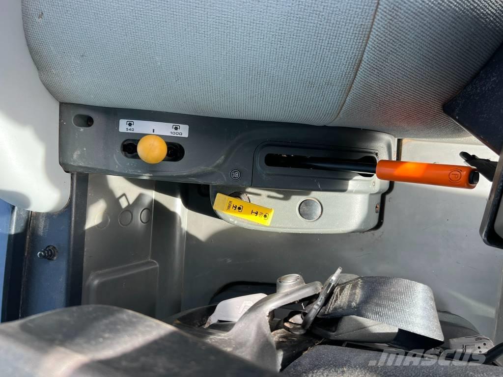 CLAAS Atos 230 Tratores Agrícolas usados