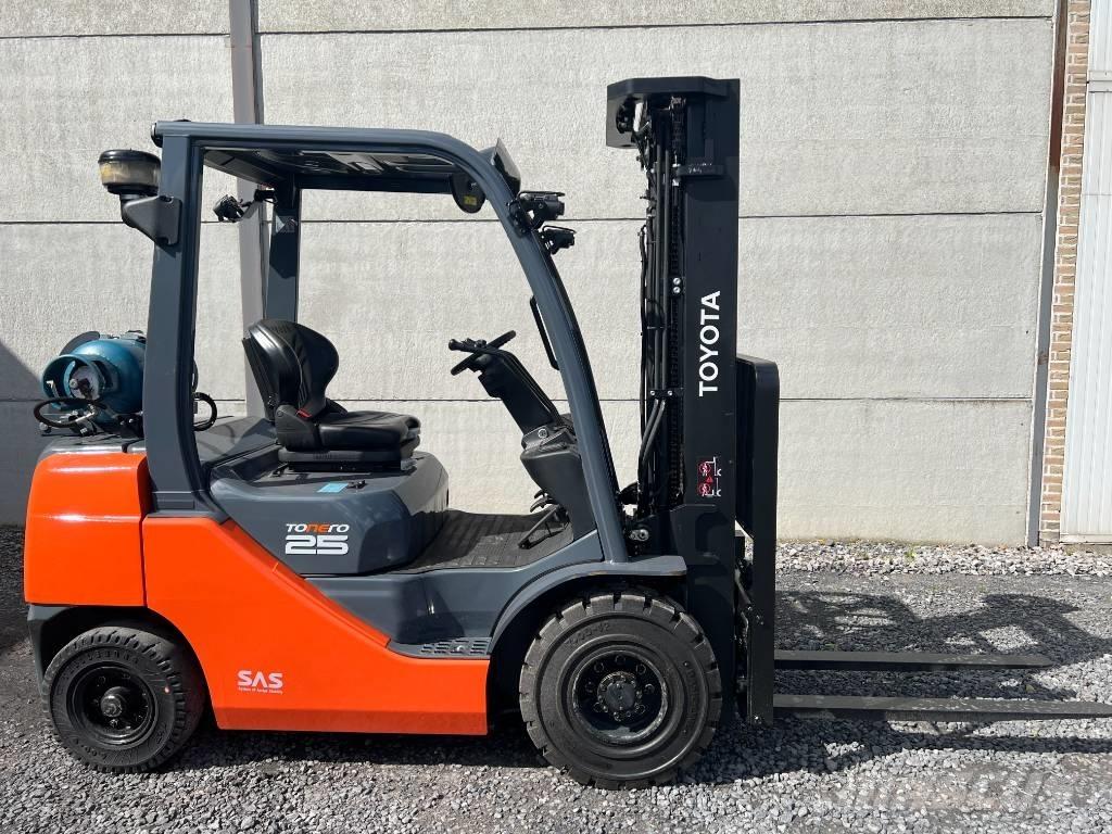 Toyota 02-8 FGF 25 Empilhadores a gás
