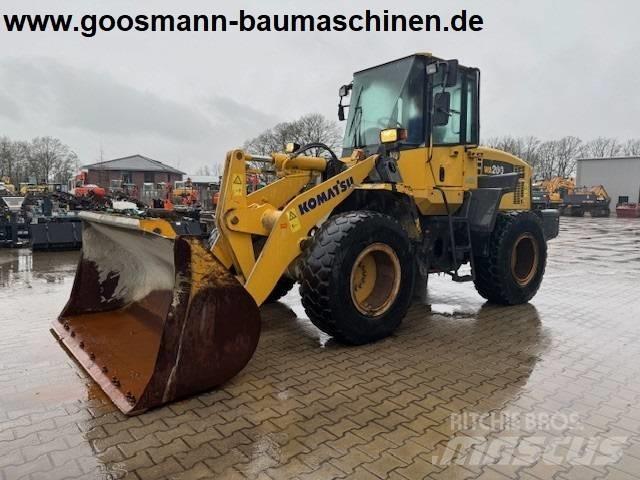 Komatsu WA 200 Pás carregadoras de rodas