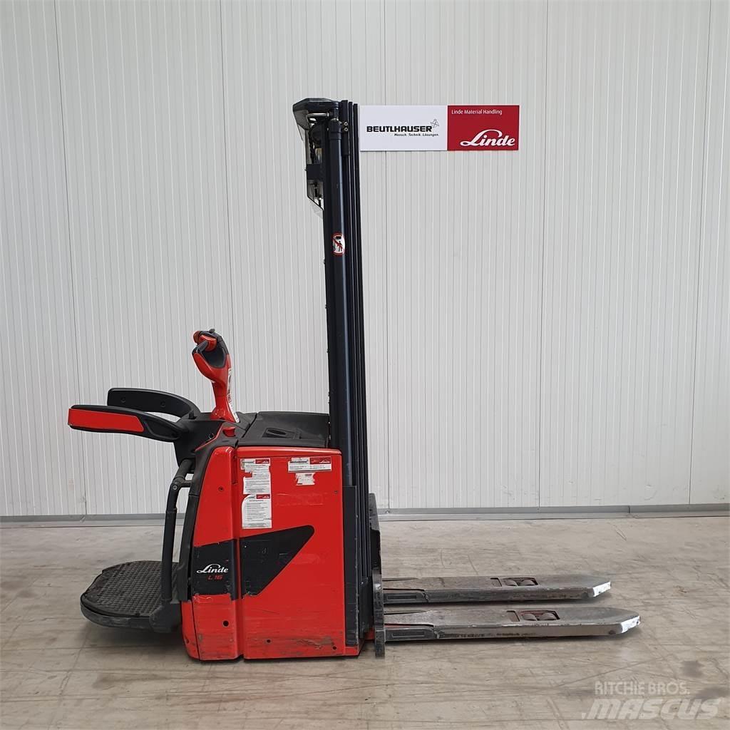 Linde L16AP Empilhador para operador externo