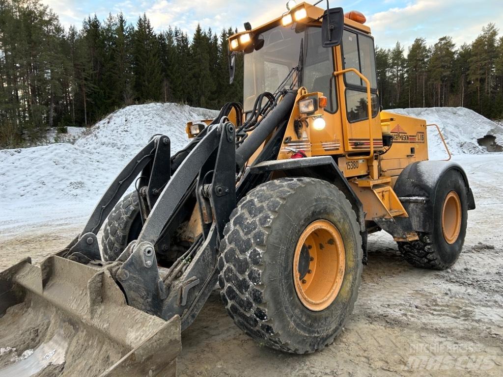 Ljungby L 15 Pás carregadoras de rodas