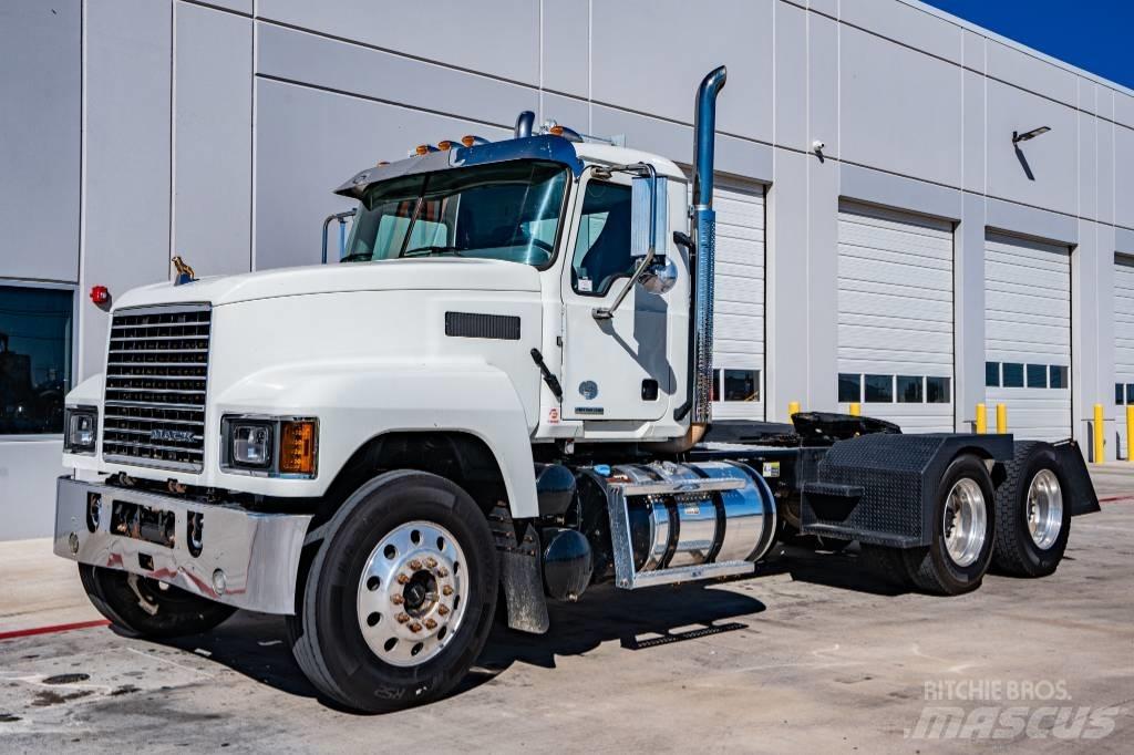 Mack Pinnacle Tractores (camiões)