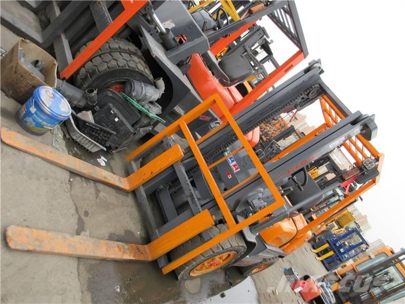 TCM FD 30 Empilhadores Diesel