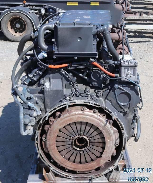 Scania P 230 LB Camiões de caixa fechada
