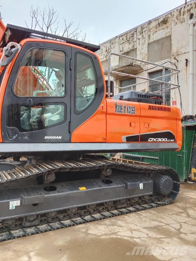 Doosan DX 300 LC Escavadoras de rastos