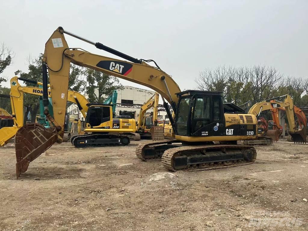 CAT 323D Escavadoras de rastos