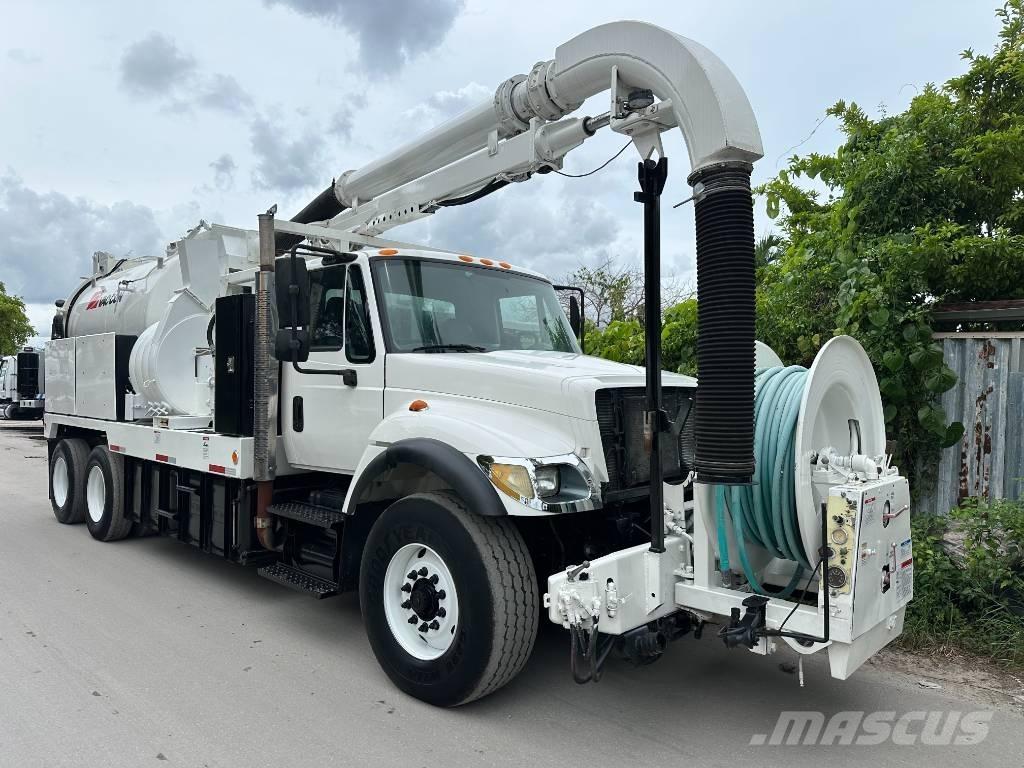 International 7400 Combi / vacuum trucks