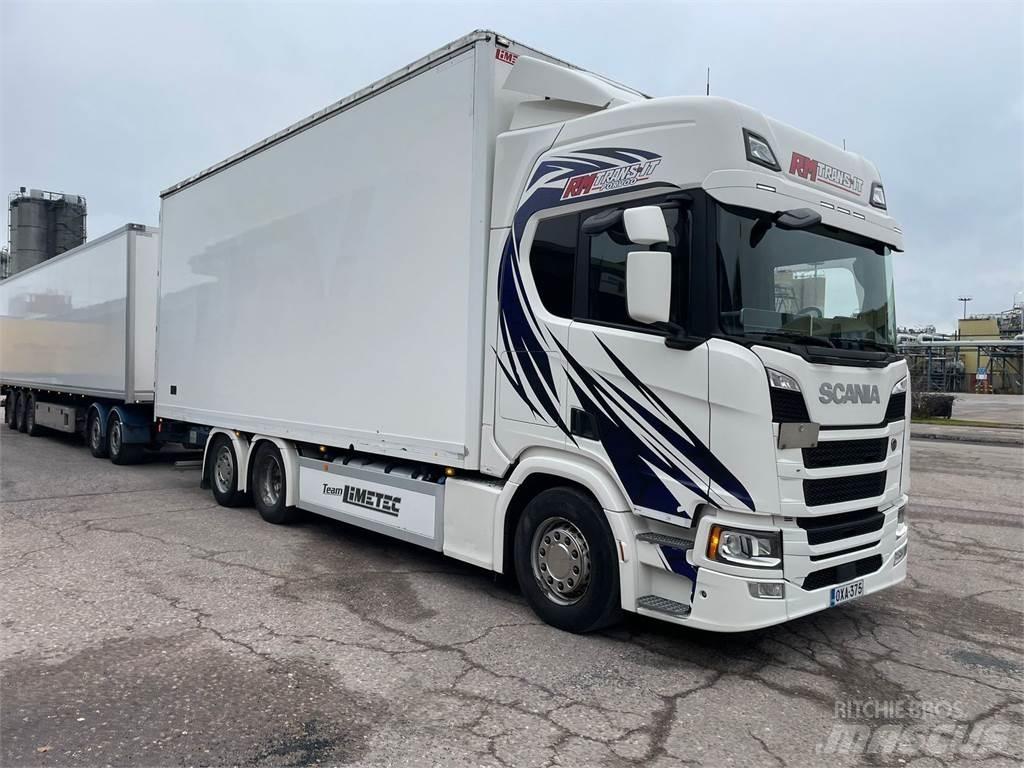 Scania R 500 6X2 Camiões de caixa fechada