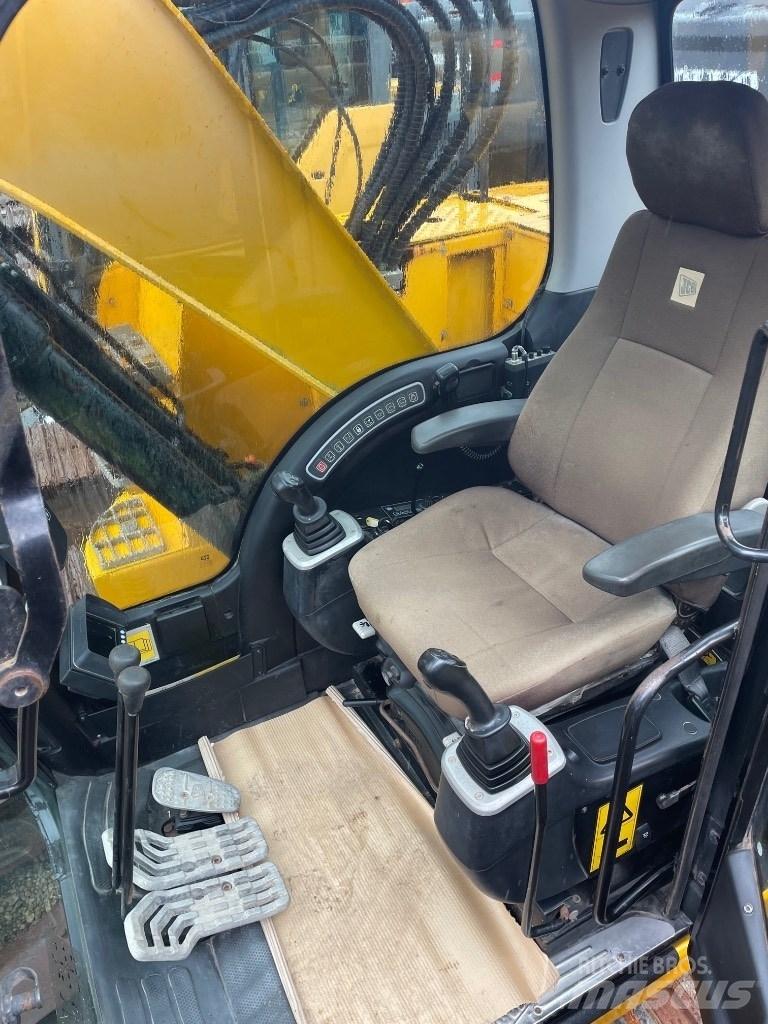 JCB JZ140LC Escavadoras de rastos