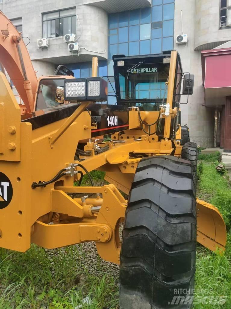 CAT 140 H Retroescavadoras