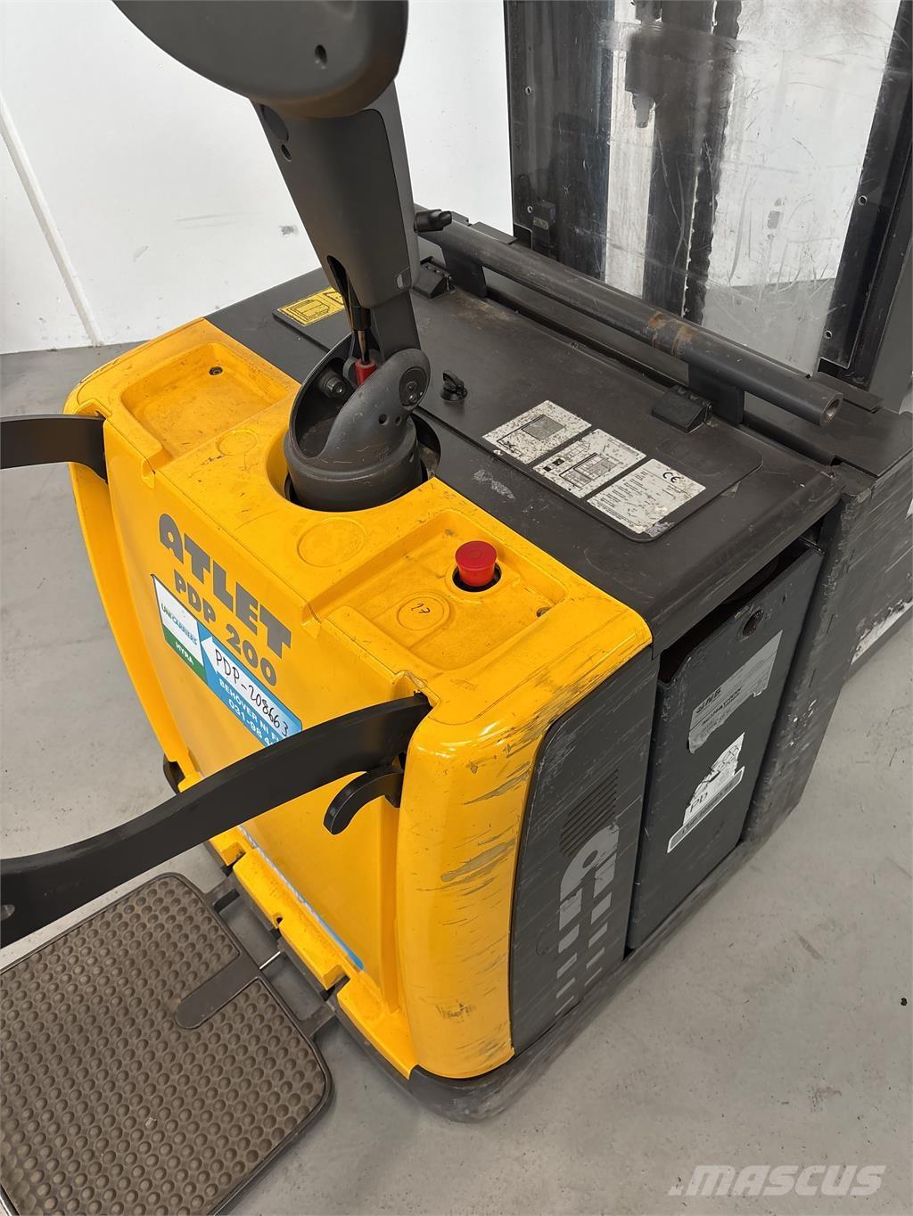 Atlet PDP200 Self propelled stackers