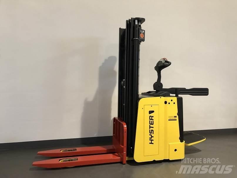 Hyster S1.5S IL Empilhador para operador externo