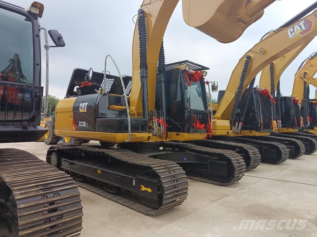CAT 323 D2L Escavadoras de rastos
