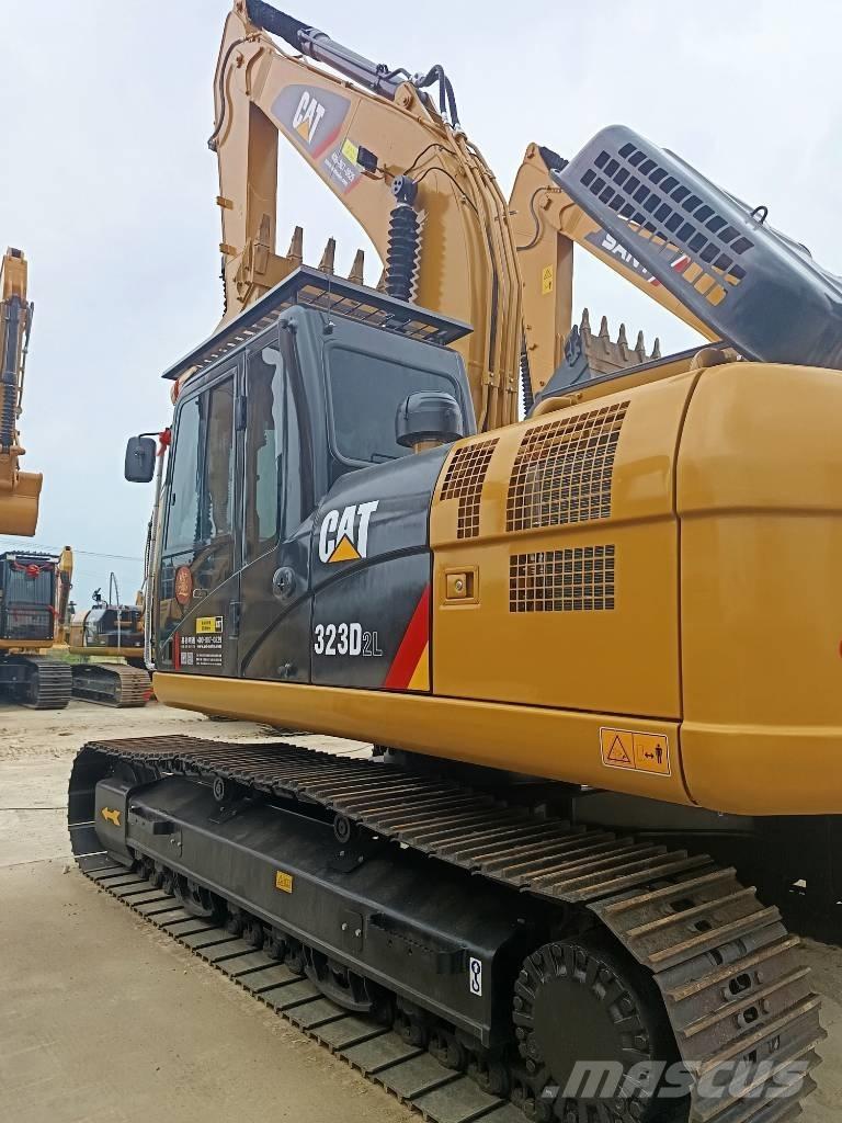 CAT 323 D2L Escavadoras de rastos