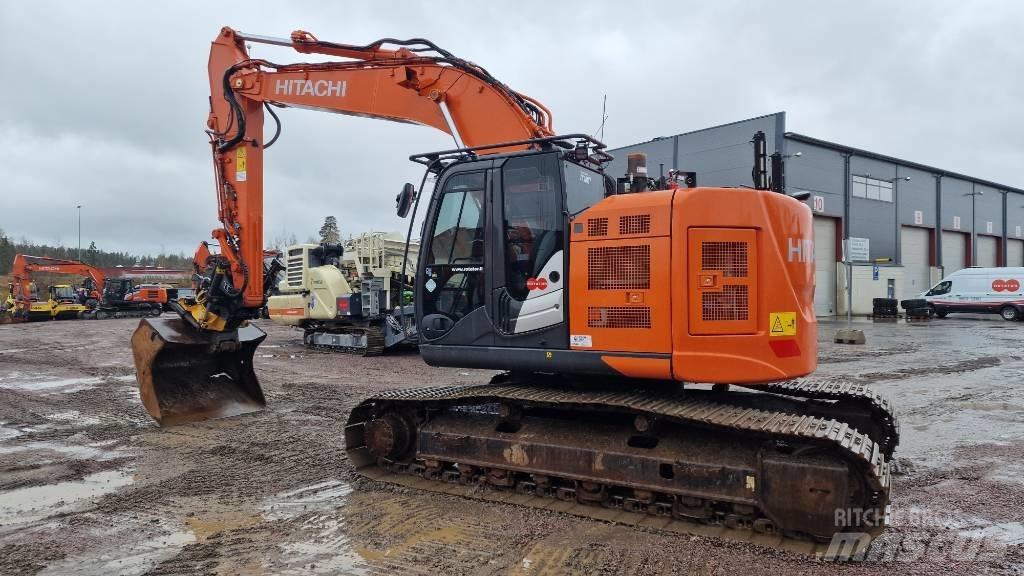Hitachi ZX225USLC-6 Escavadoras de rastos