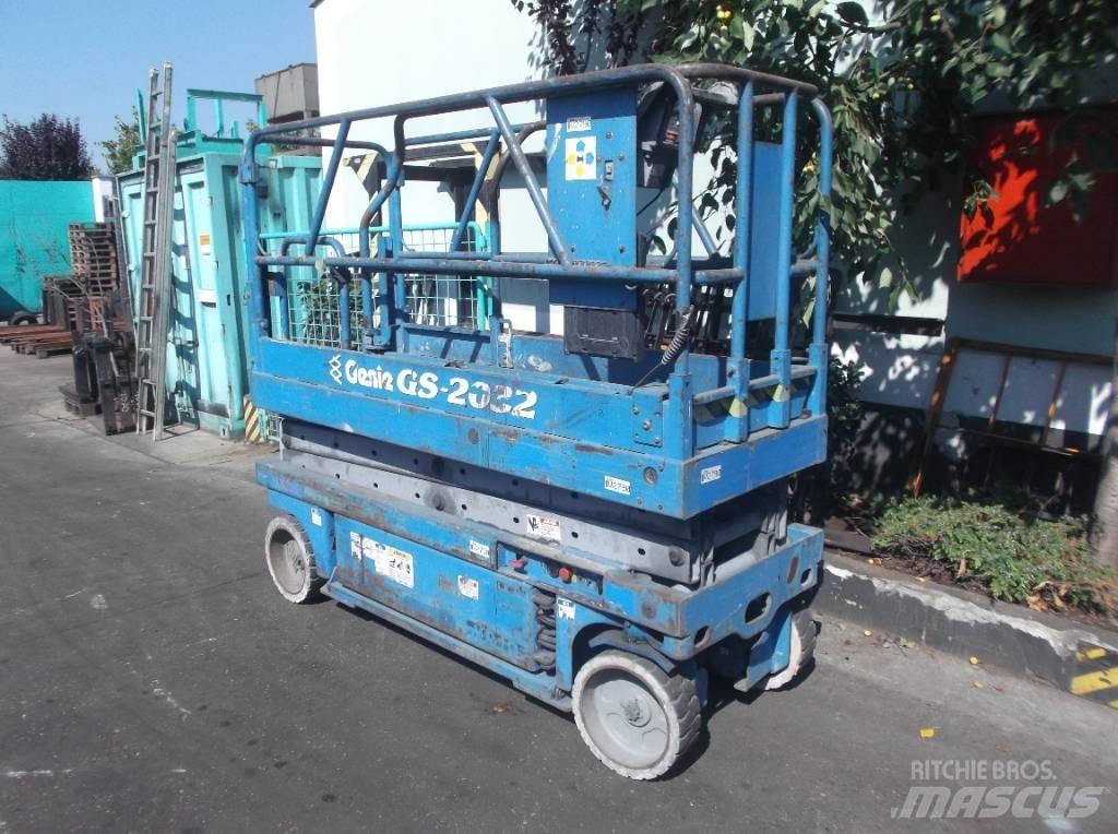 Genie GS 2032    V-2790 Plataformas de Mastro Vertical
