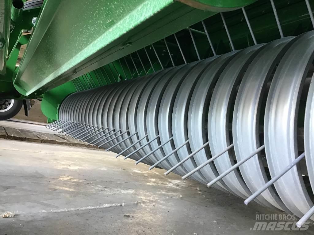 John Deere V461M Enfardadeira de rolos