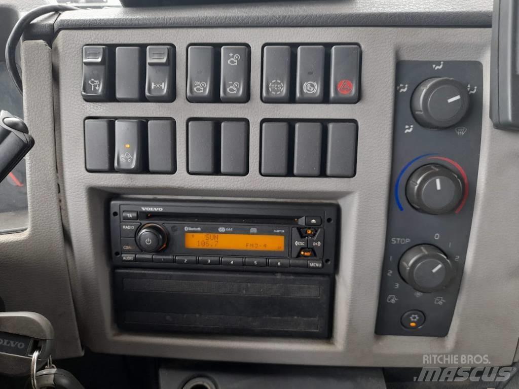 Volvo FL 240 Camiões grua